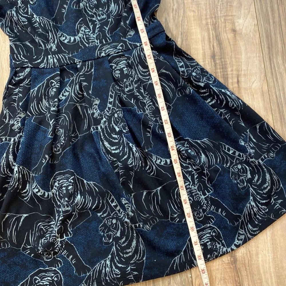 Dress - Picture 3 of 10